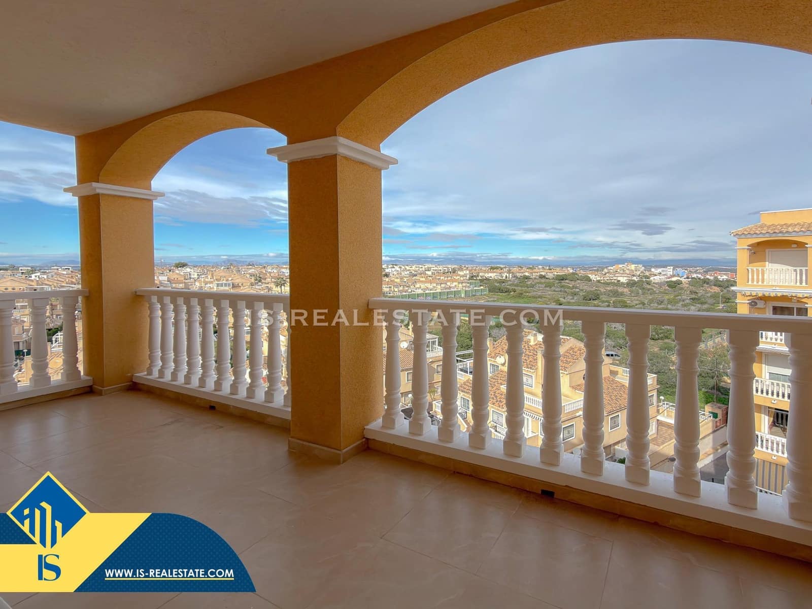 2 soveværelse Penthouse til salg i Torrevieja med swimmingpool garage - € 189.900 (Ref: 9527748)