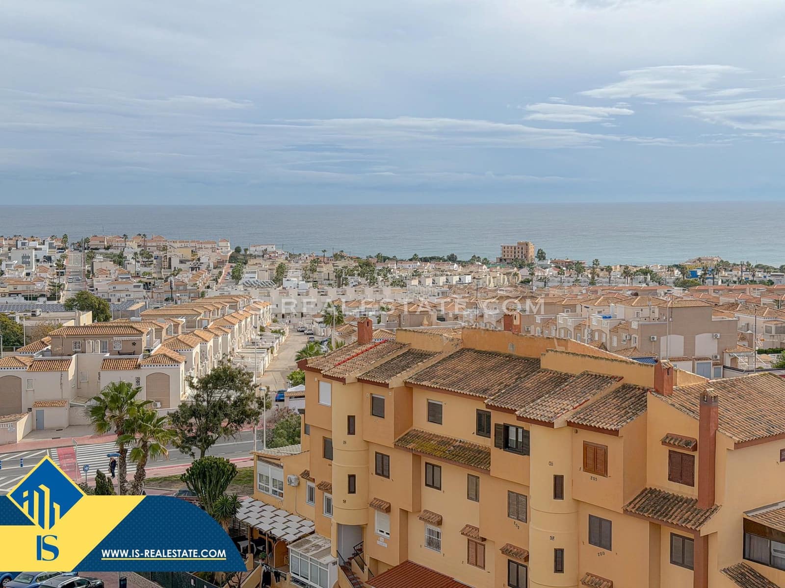 2 soveværelse Penthouse til salg i Torrevieja med swimmingpool garage - € 189.900 (Ref: 9527748)