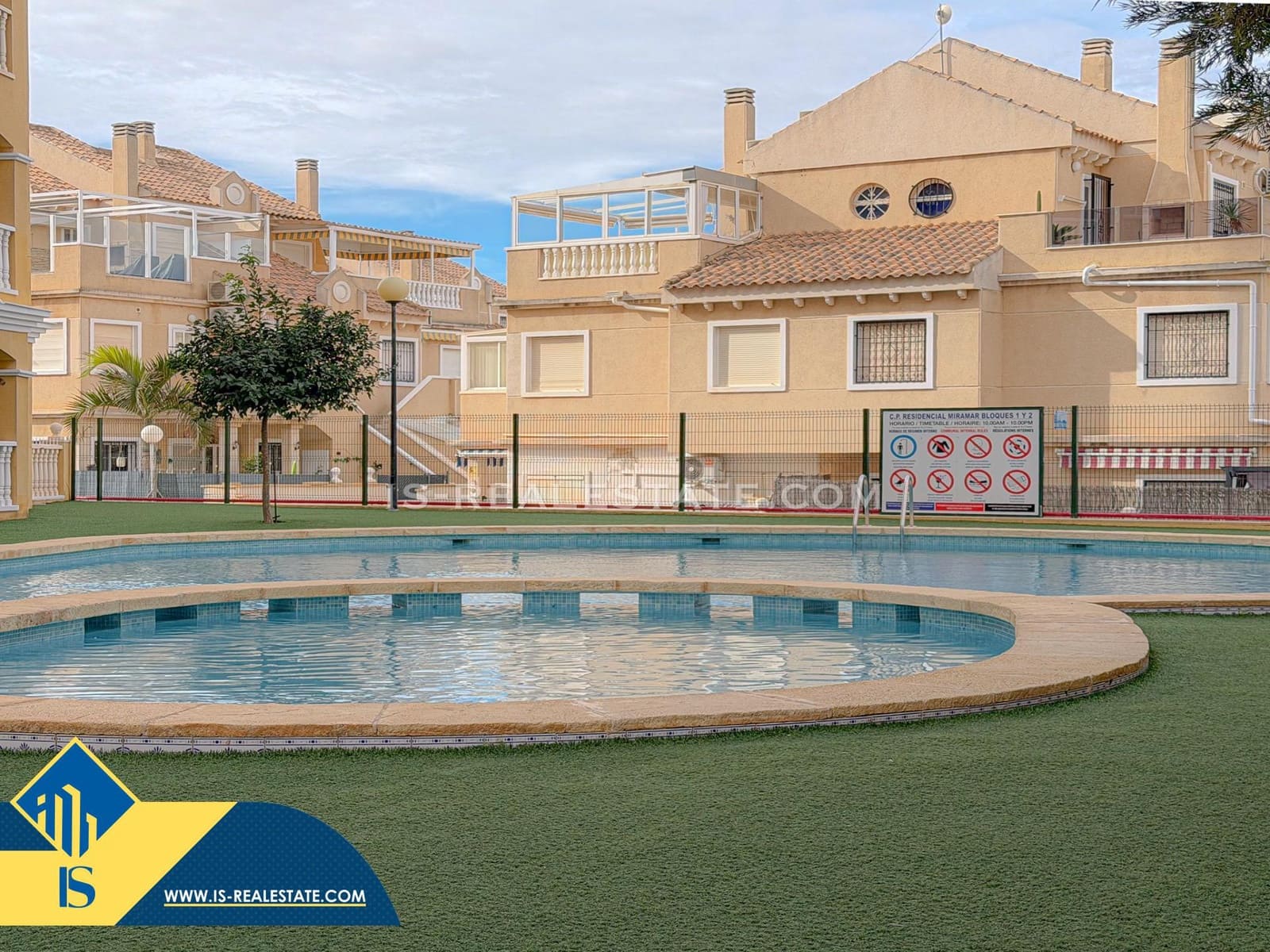 2 soveværelse Penthouse til salg i Torrevieja med swimmingpool garage - € 189.900 (Ref: 9527748)