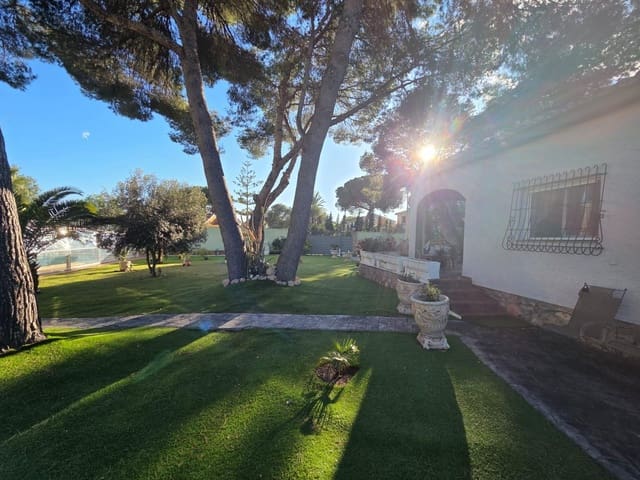 Chalet de 3 habitaciones en Orihuela Costa, Orihuela en venta - 950.000 € (Ref: 9530625)