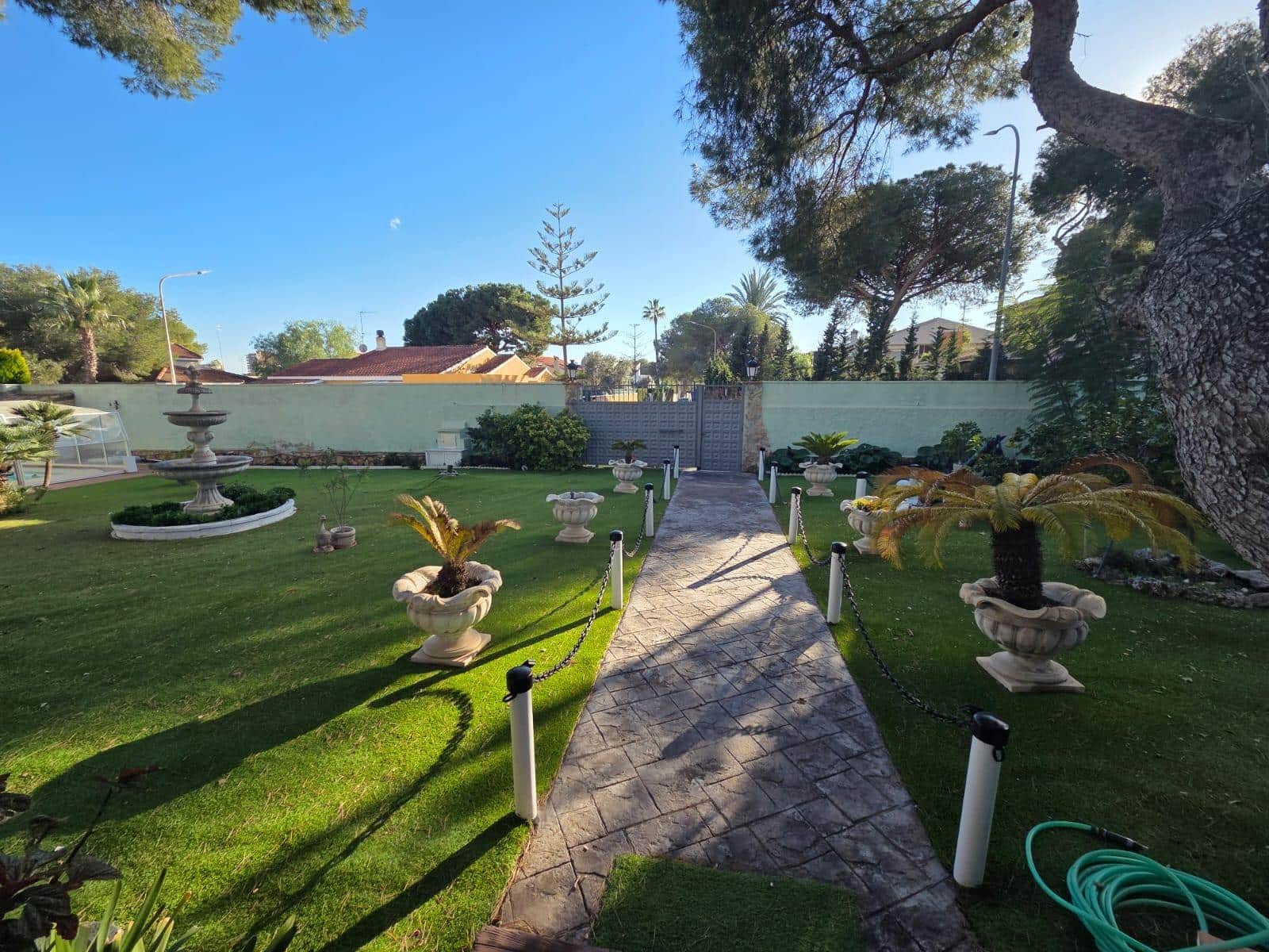 Chalet de 3 habitaciones en Orihuela Costa en venta - 950.000 € (Ref: 9530625)