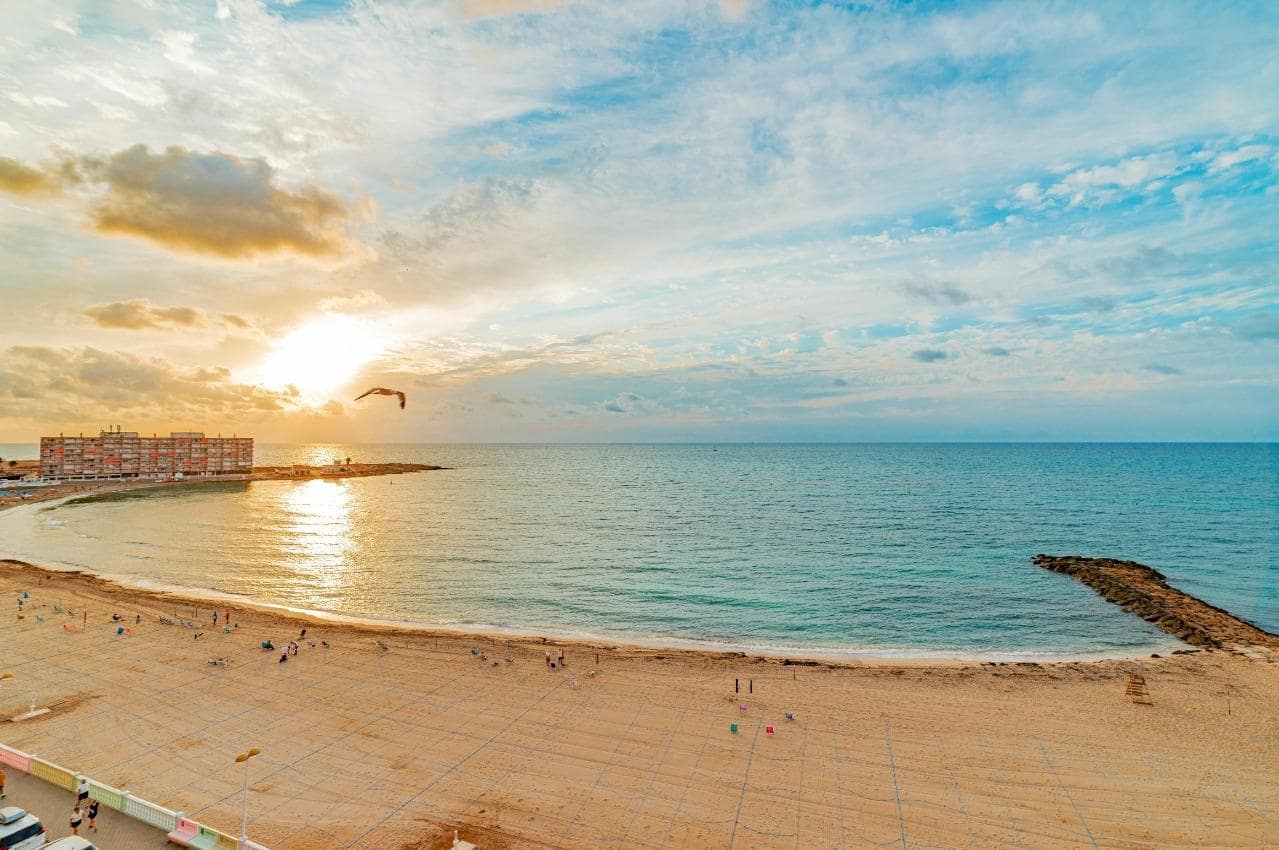 Apartamento de 3 habitaciones en Torrevieja en venta - 229.000 € (Ref: 9533815)