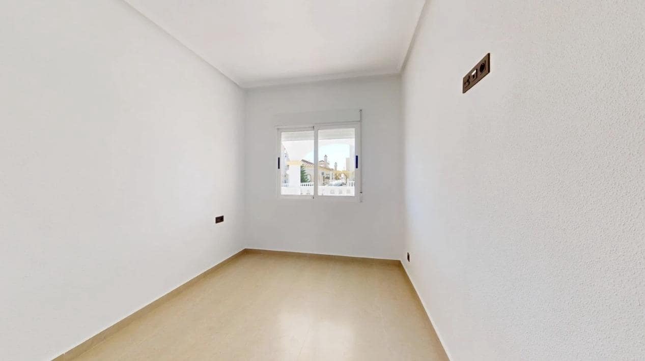 Chalet de 2 habitaciones en Algorfa en venta con piscina garaje - 242.900 € (Ref: 9535997)