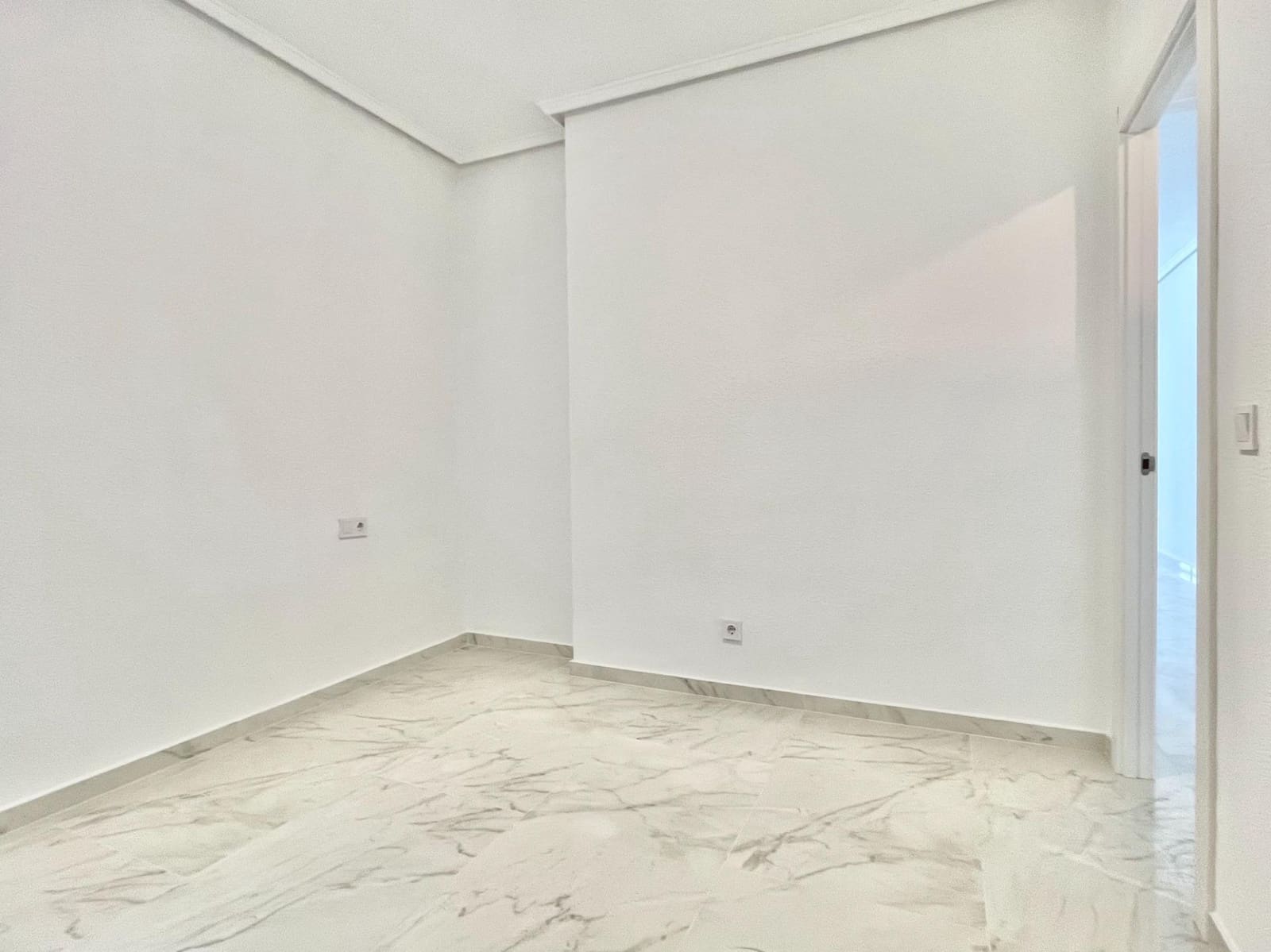 2 quarto Apartamento para venda em Torrevieja - 165 000 € (Ref: 9535998)