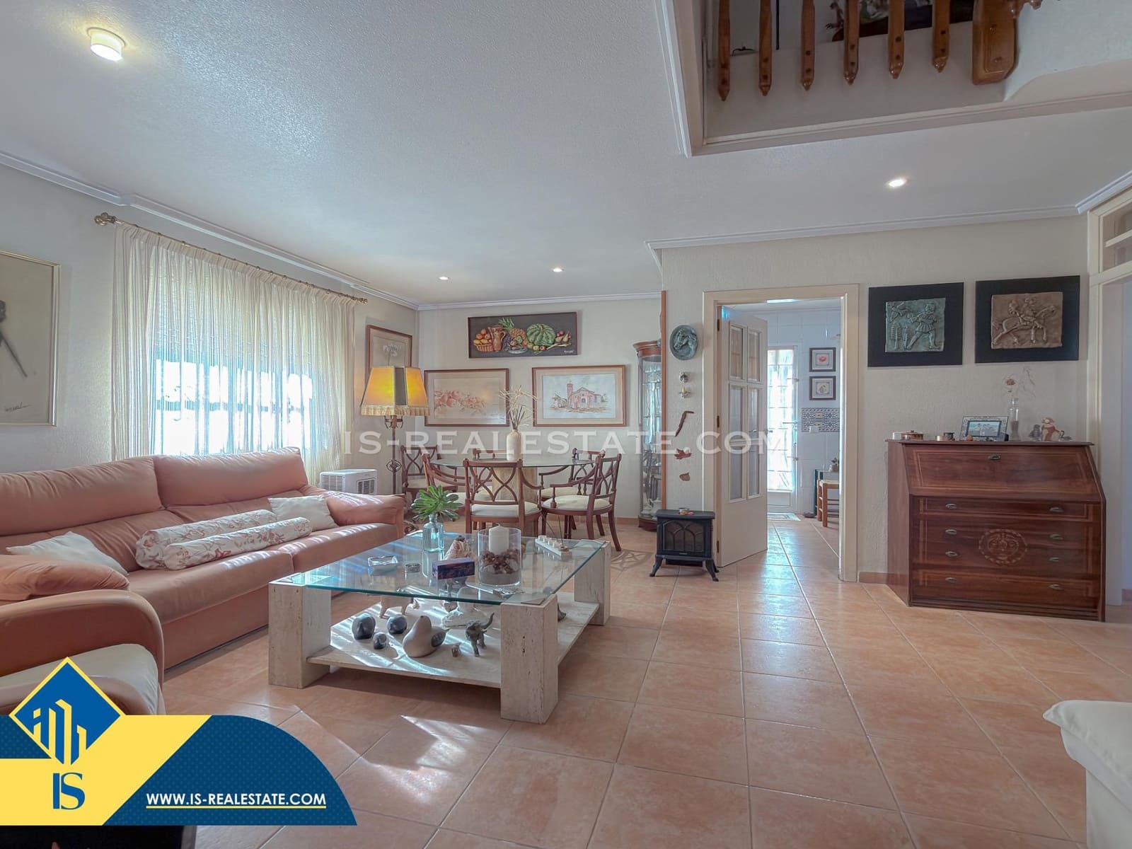 Chalet de 4 habitaciones en Torrevieja en venta con piscina - 329.900 € (Ref: 9536000)