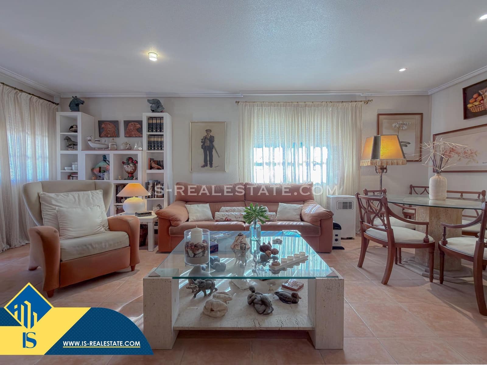 Chalet de 4 habitaciones en Torrevieja en venta con piscina - 329.900 € (Ref: 9536000)