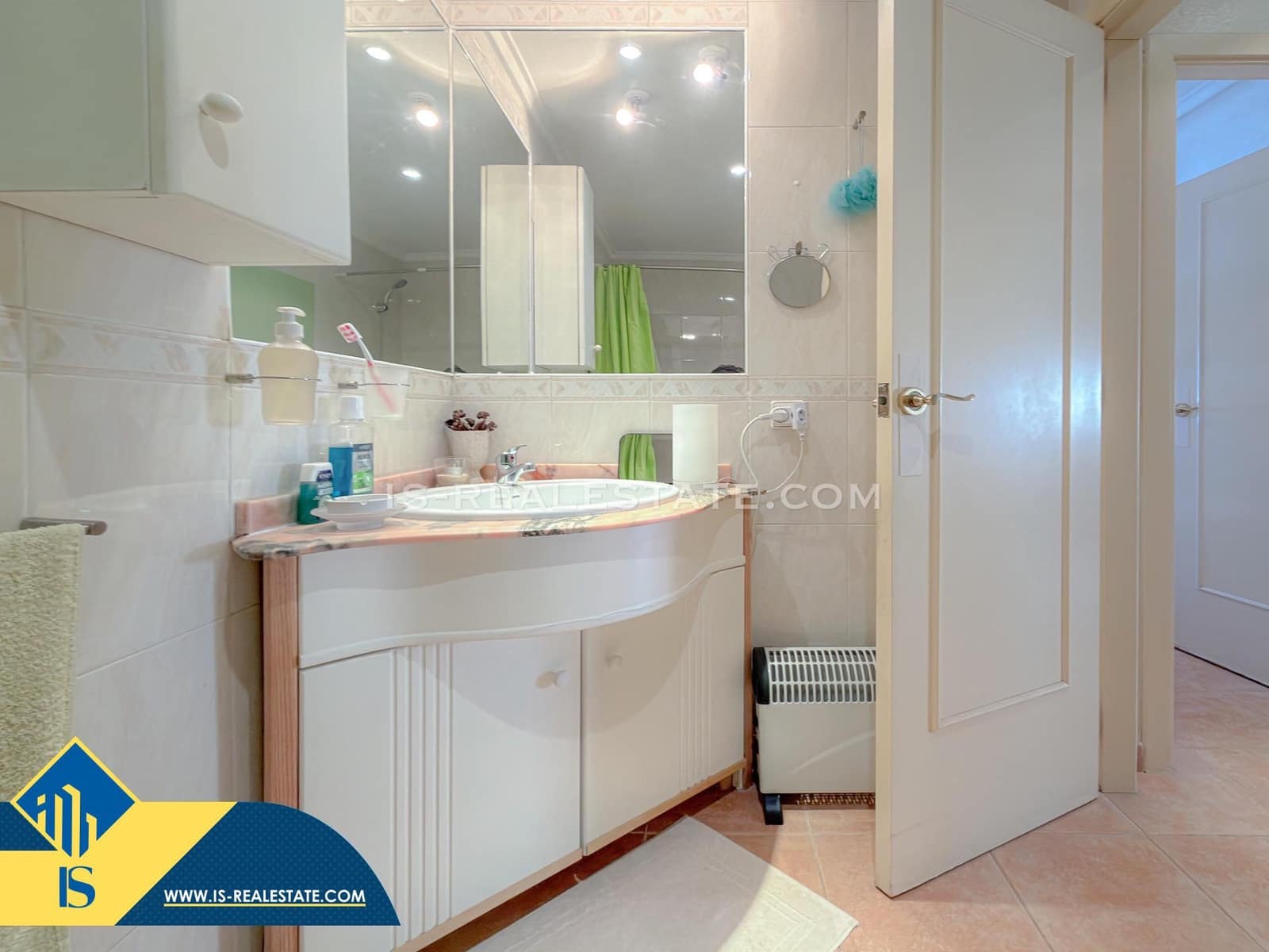 Chalet de 4 habitaciones en Torrevieja en venta con piscina - 329.900 € (Ref: 9536000)