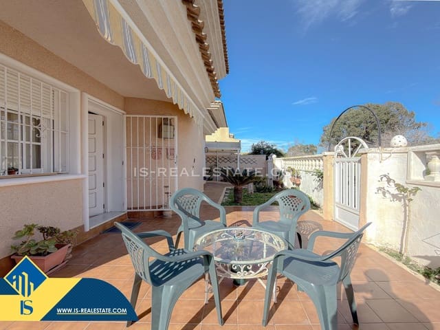 Chalet de 4 habitaciones en Torrevieja en venta con piscina - 329.900 € (Ref: 9536000)