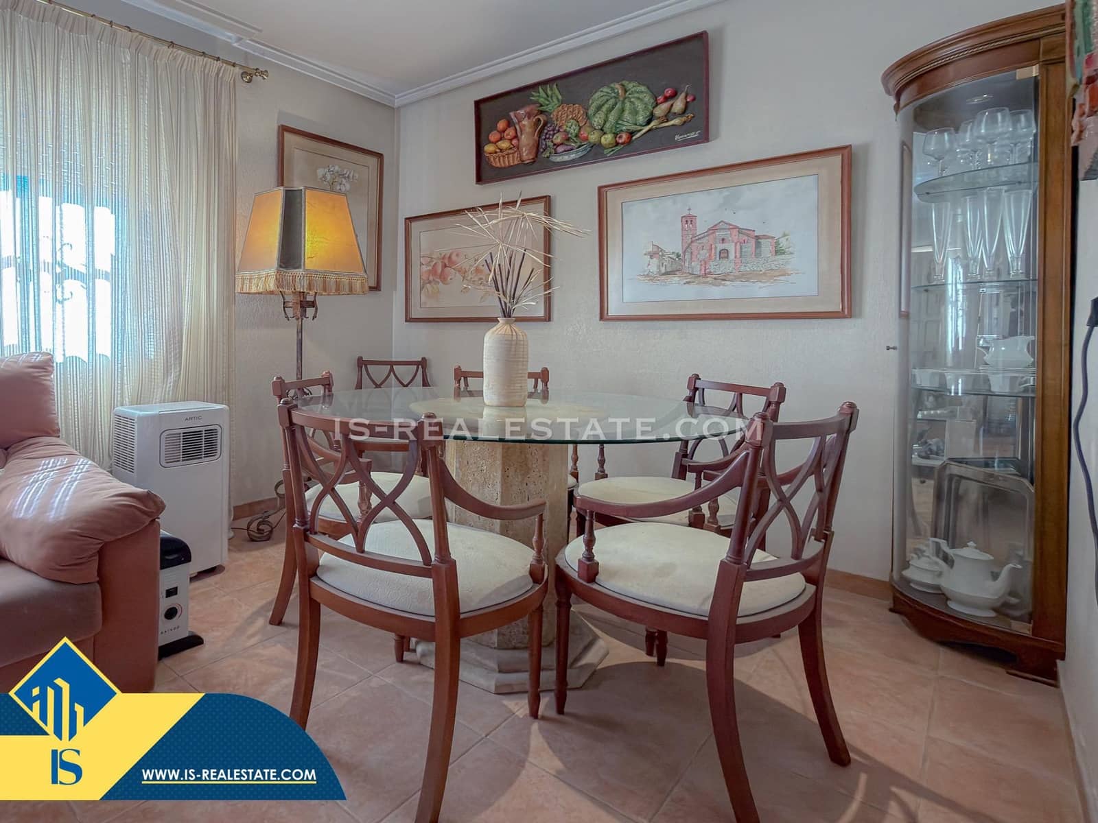 Chalet de 4 habitaciones en Torrevieja en venta con piscina - 329.900 € (Ref: 9536000)