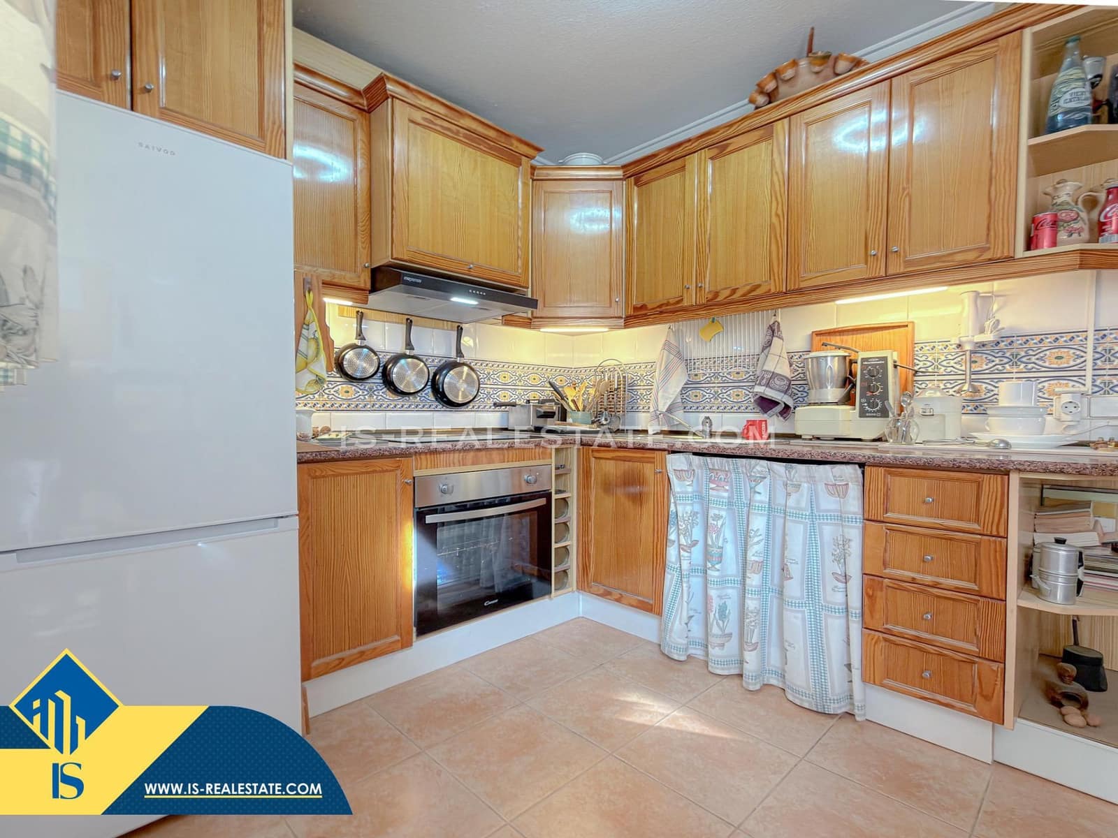 Chalet de 4 habitaciones en Torrevieja en venta con piscina - 329.900 € (Ref: 9536000)