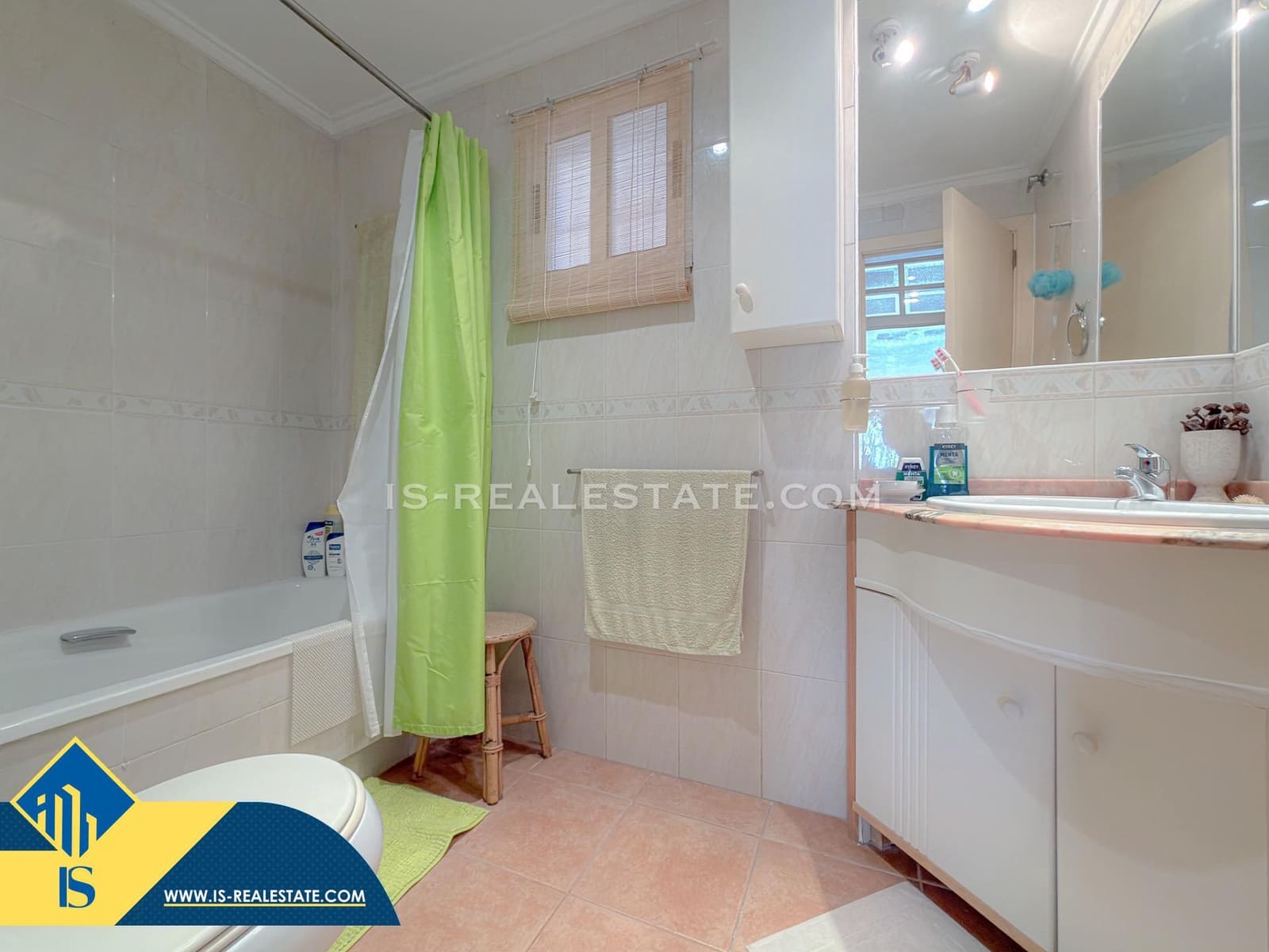 Chalet de 4 habitaciones en Torrevieja en venta con piscina - 329.900 € (Ref: 9536000)