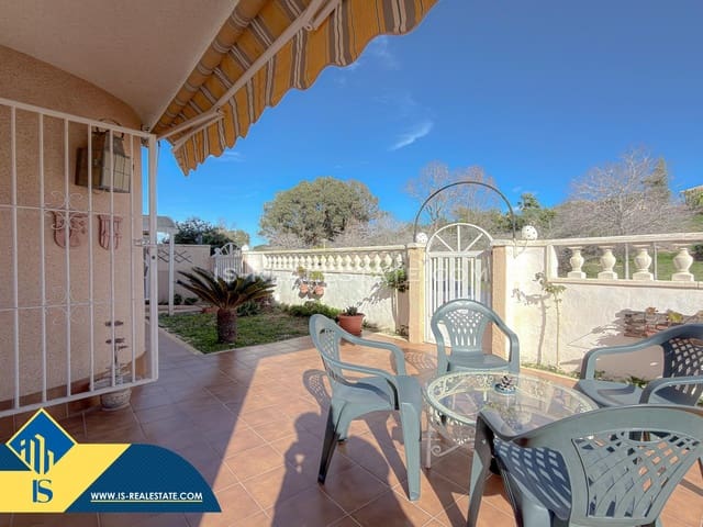 Chalet de 4 habitaciones en Torrevieja en venta con piscina - 329.900 € (Ref: 9536000)