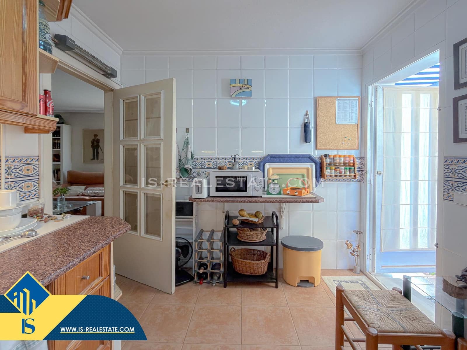 Chalet de 4 habitaciones en Torrevieja en venta con piscina - 329.900 € (Ref: 9536000)