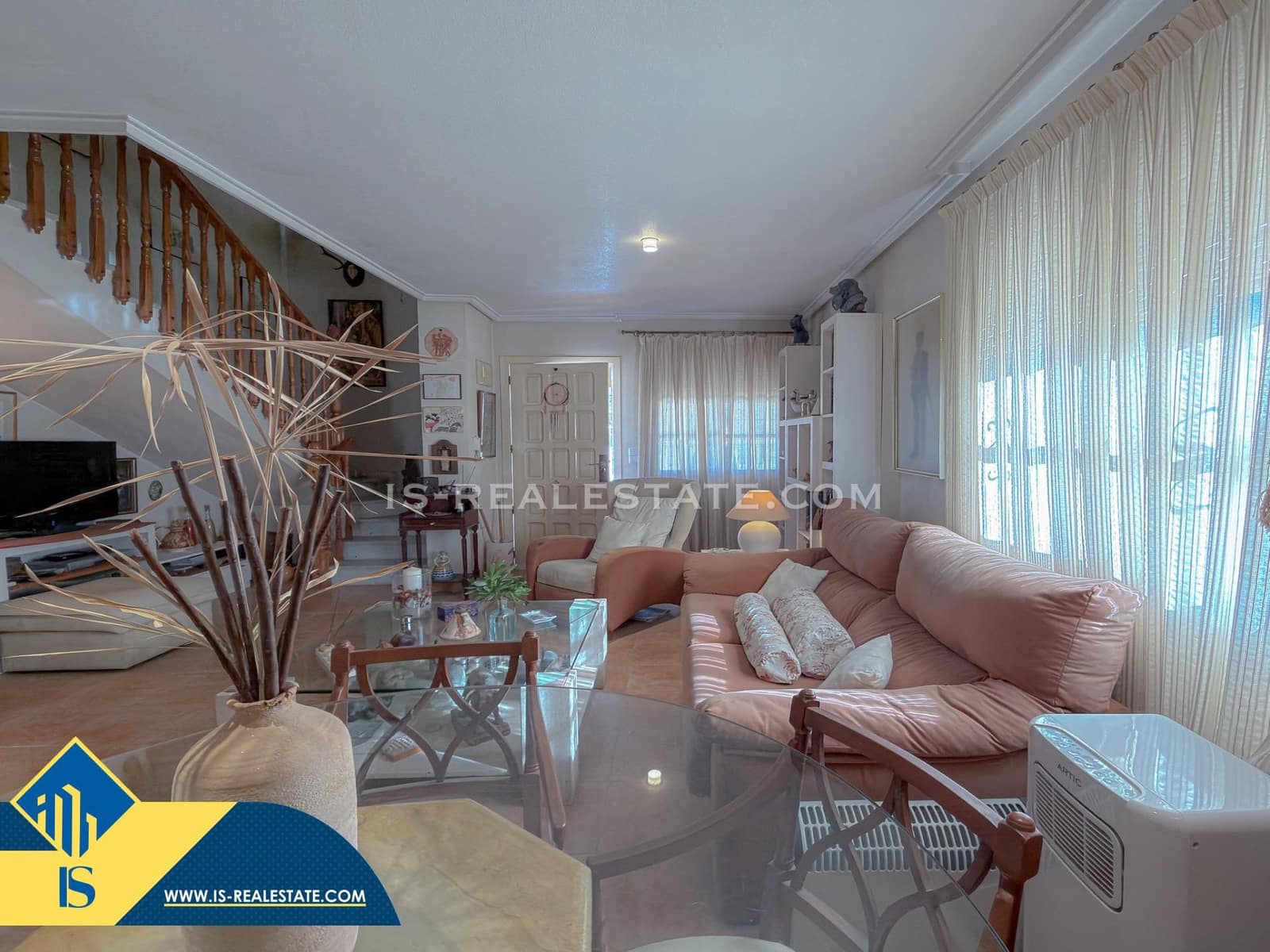 Chalet de 4 habitaciones en Torrevieja en venta con piscina - 329.900 € (Ref: 9536000)