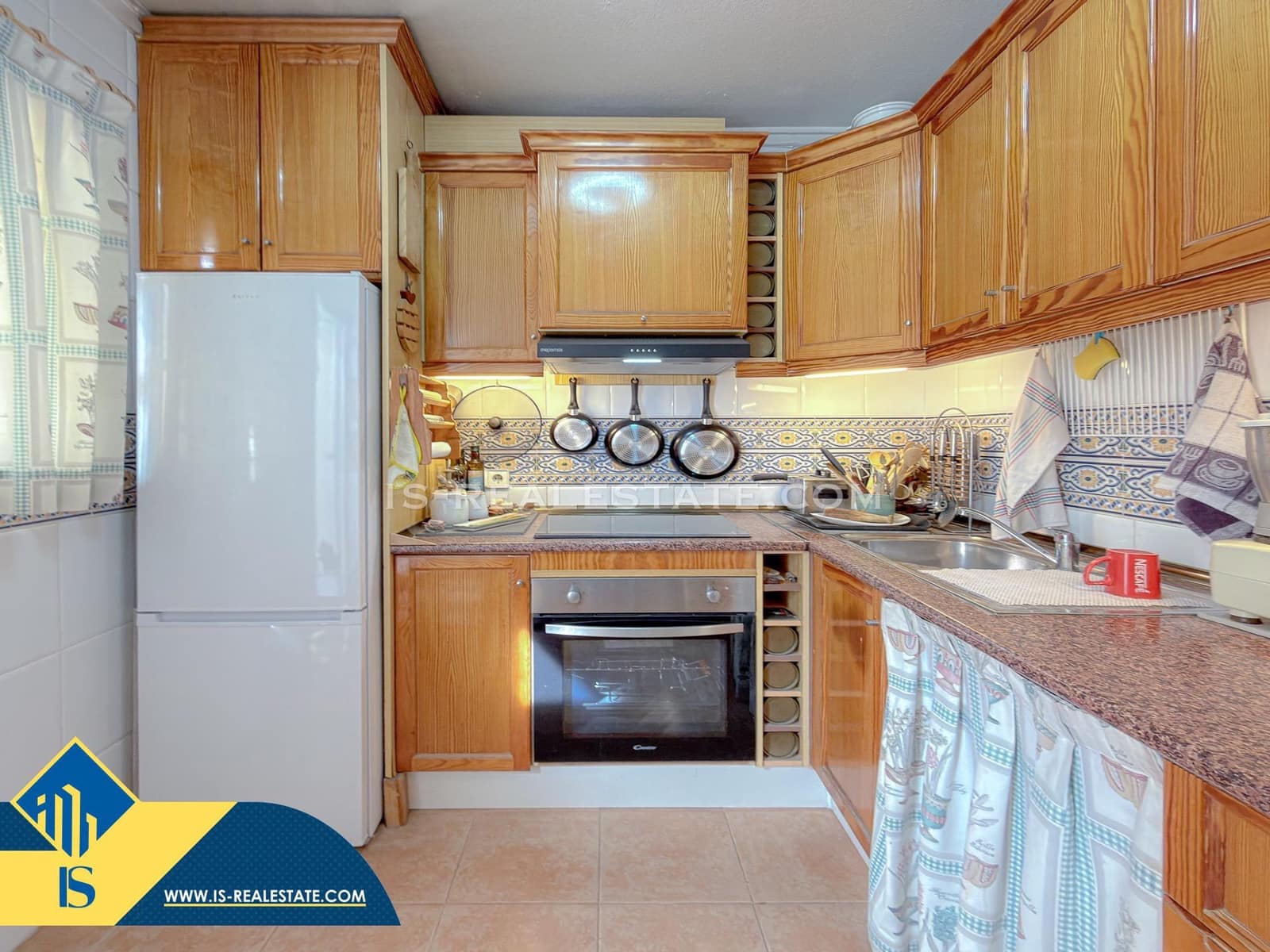 Chalet de 4 habitaciones en Torrevieja en venta con piscina - 329.900 € (Ref: 9536000)