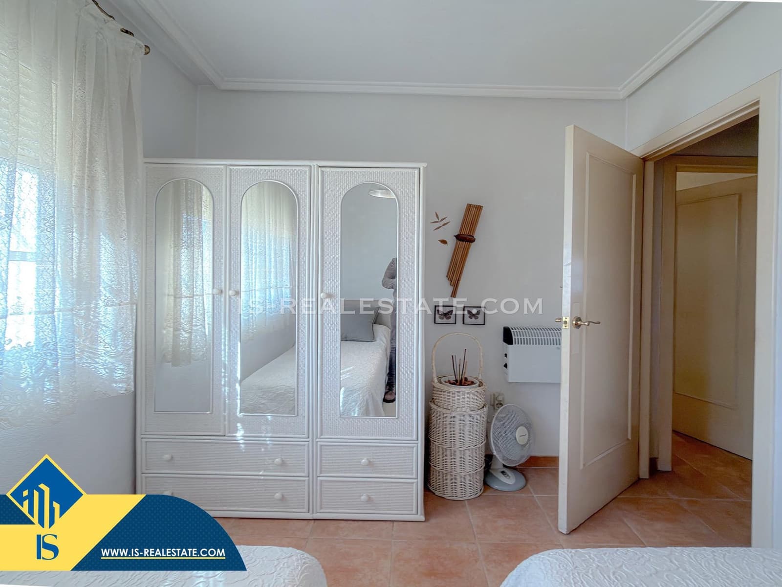 Chalet de 4 habitaciones en Torrevieja en venta con piscina - 329.900 € (Ref: 9536000)