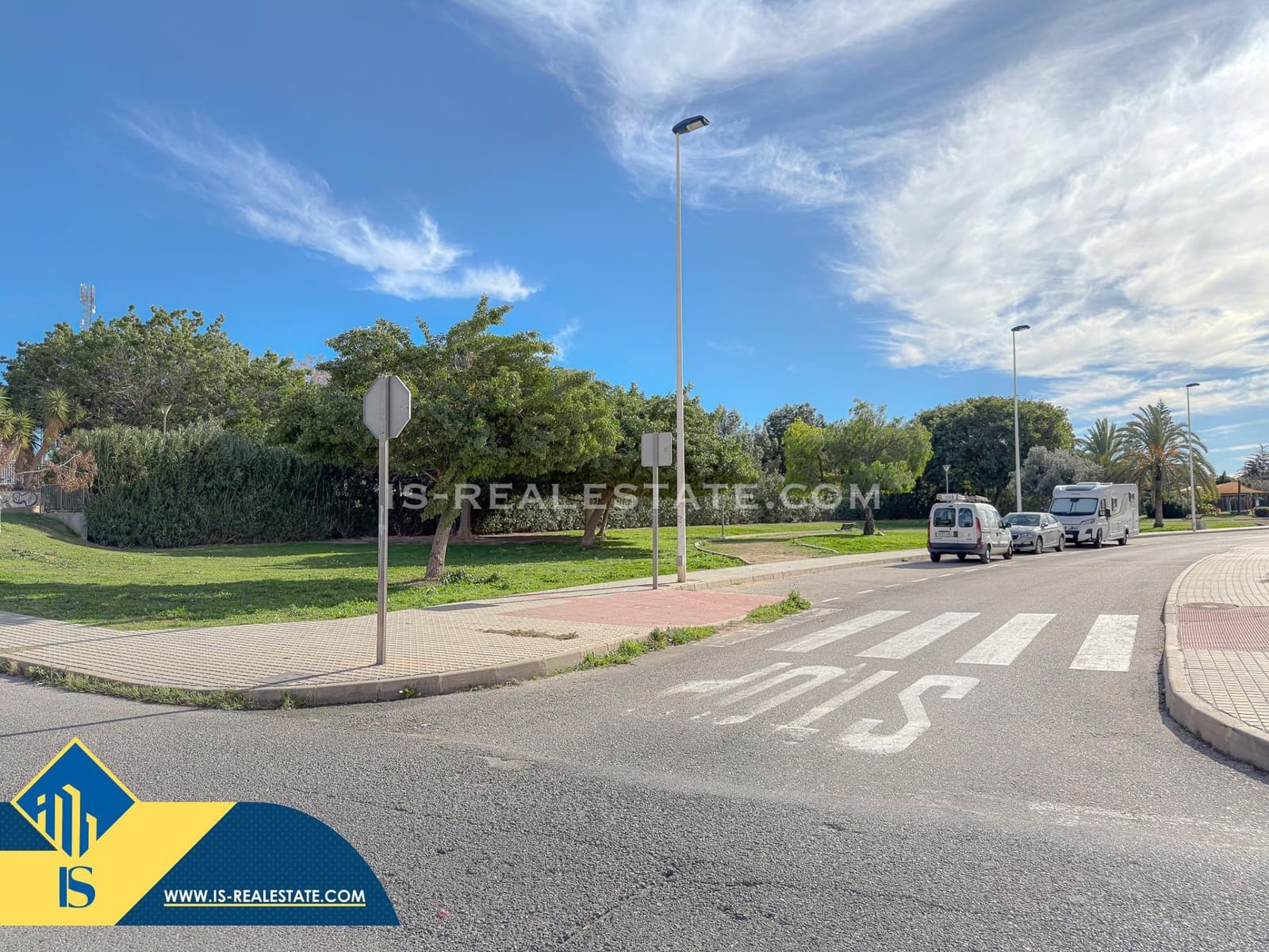 Chalet de 4 habitaciones en Torrevieja en venta con piscina - 329.900 € (Ref: 9536000)