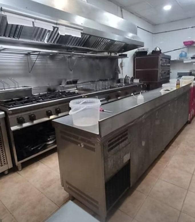 Comercial para venda em Torrevieja - 89 000 € (Ref: 9541162)