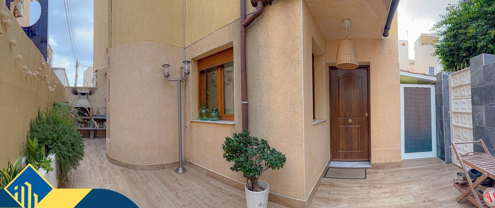 3 soverom Kjedet enebolig til salgs i Torrevieja med svømmebasseng - € 189 900 (Ref: 9543721)