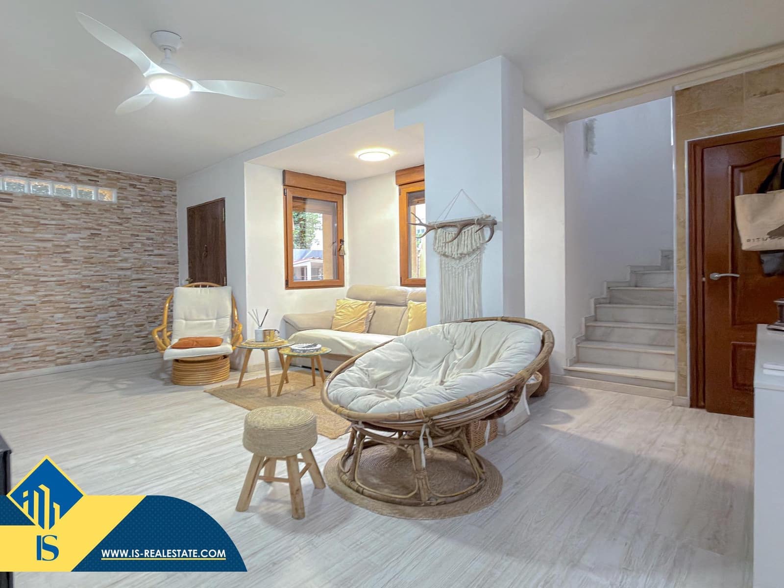 3 soverom Kjedet enebolig til salgs i Torrevieja med svømmebasseng - € 189 900 (Ref: 9543721)