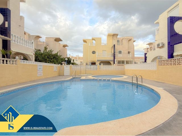 3 soverom Kjedet enebolig til salgs i Los Frutales, Torrevieja med svømmebasseng - € 189 900 (Ref: 9543721)