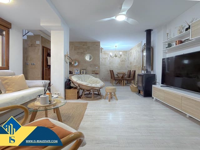 3 soverom Kjedet enebolig til salgs i Los Frutales, Torrevieja med svømmebasseng - € 189 900 (Ref: 9543721)