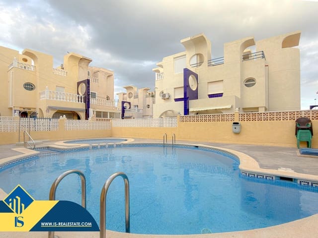 3 soverom Kjedet enebolig til salgs i Los Frutales, Torrevieja med svømmebasseng - € 189 900 (Ref: 9543721)