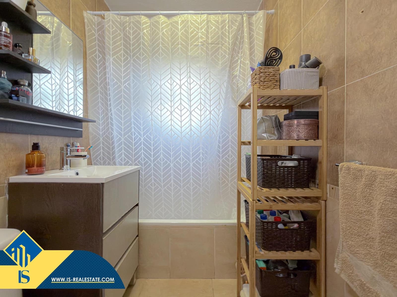 3 soverom Kjedet enebolig til salgs i Torrevieja med svømmebasseng - € 189 900 (Ref: 9543721)