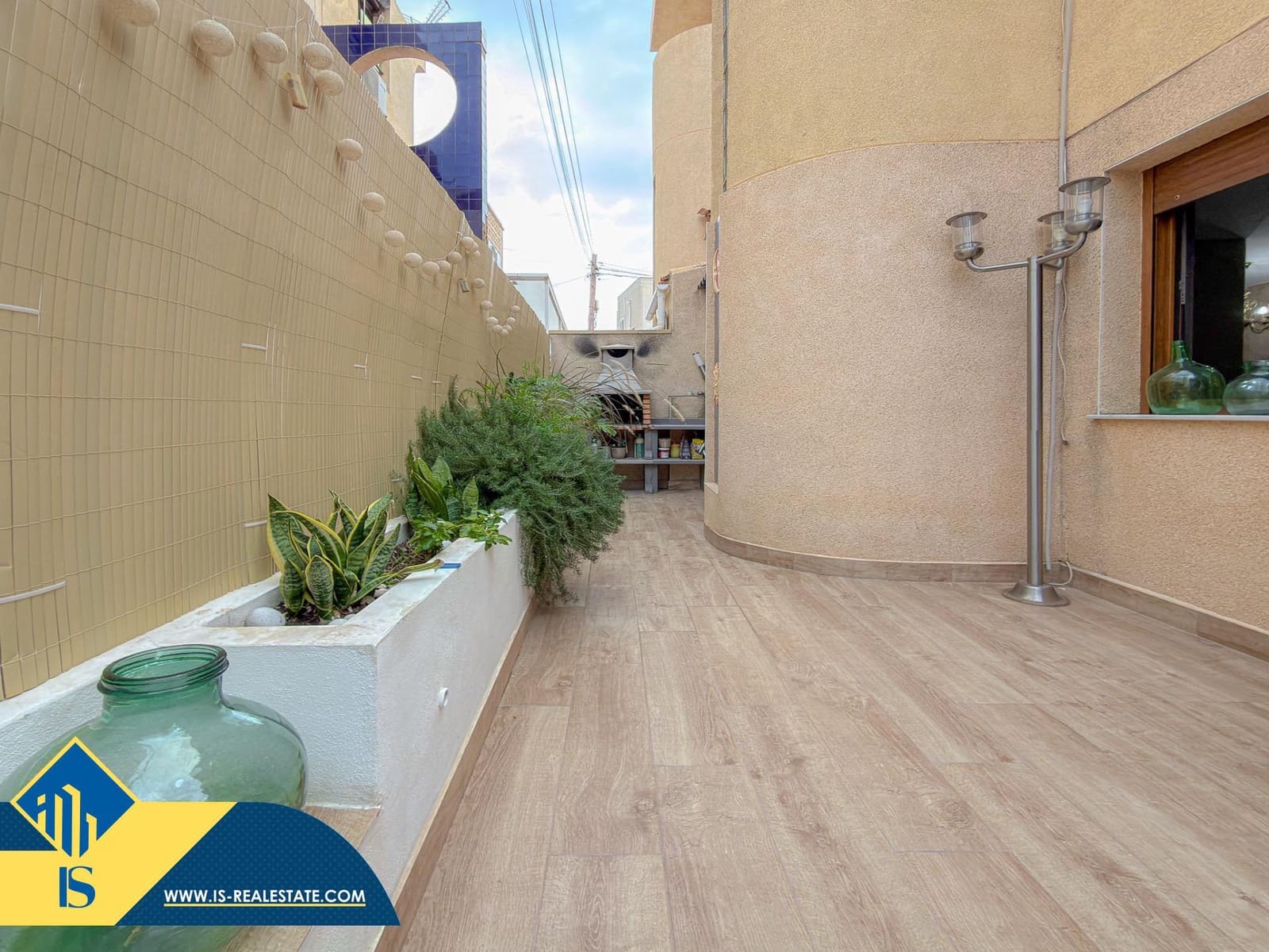 3 soverom Kjedet enebolig til salgs i Torrevieja med svømmebasseng - € 189 900 (Ref: 9543721)