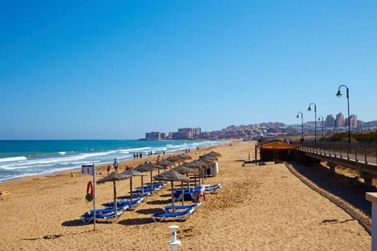 2 soverom Leilighet til salgs i Torrevieja med svømmebasseng - € 129 000 (Ref: 9551604)