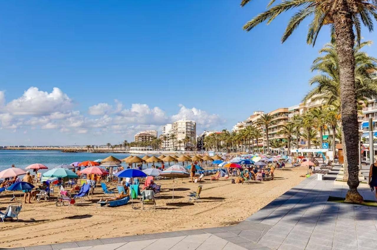 2 soverom Leilighet til salgs i Torrevieja med svømmebasseng - € 129 000 (Ref: 9551604)