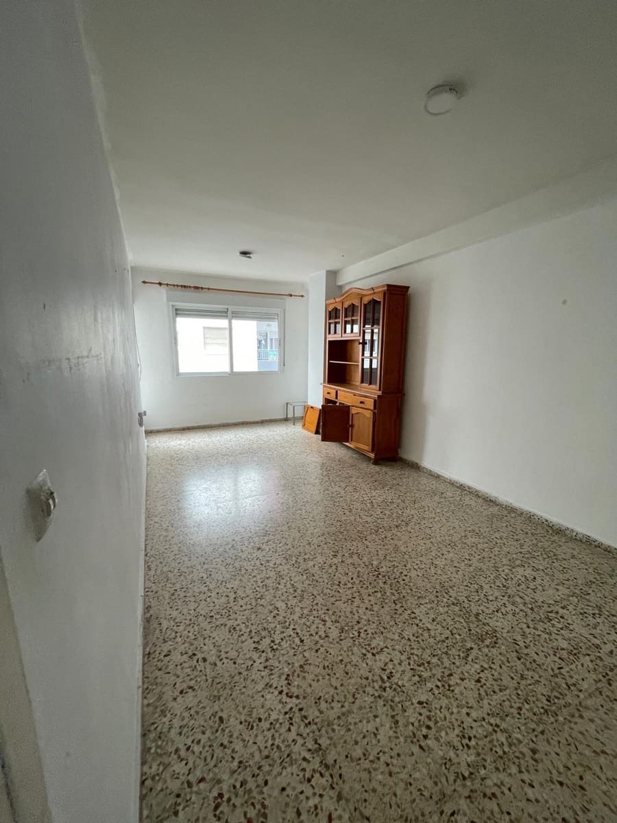 Apartamento de 3 habitaciones en Torrevieja en venta - 99.900 € (Ref: 9557958)