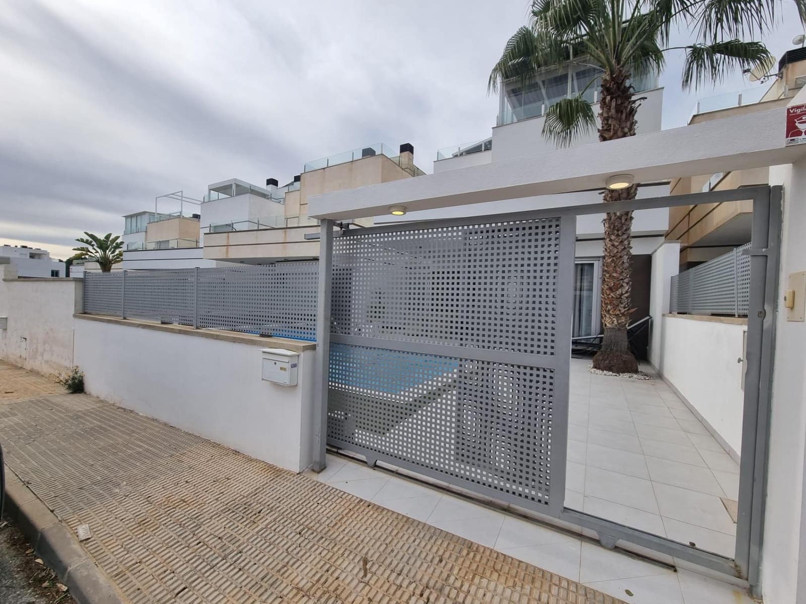 3 Zimmer Villa zu verkaufen in Orihuela Costa mit Pool - 389.000 € (Ref: 9558687)