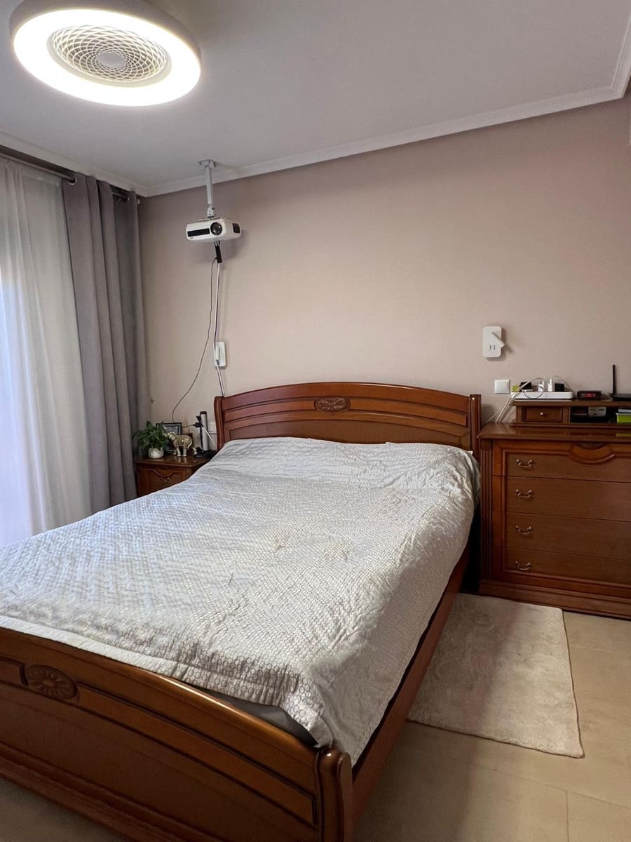 4 sypialnia Willa na sprzedaż w Torrevieja z basenem garażem - 479 900 € (Ref: 9558689)