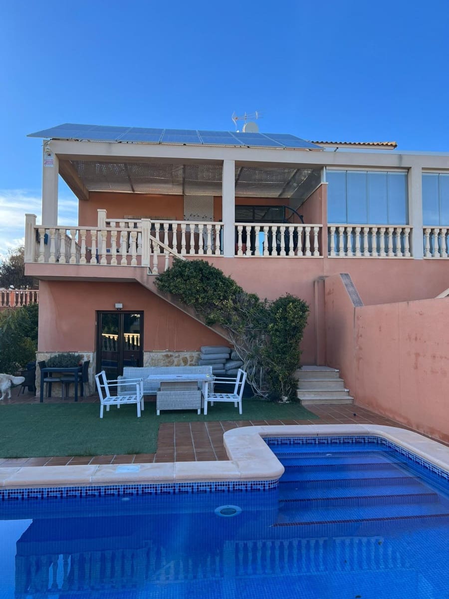 4 sypialnia Willa na sprzedaż w Torrevieja z basenem garażem - 479 900 € (Ref: 9558689)