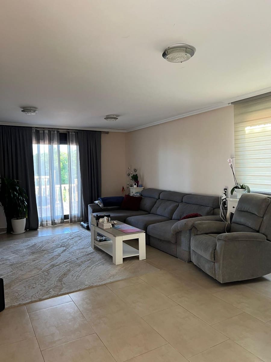 4 sypialnia Willa na sprzedaż w Torrevieja z basenem garażem - 479 900 € (Ref: 9558689)