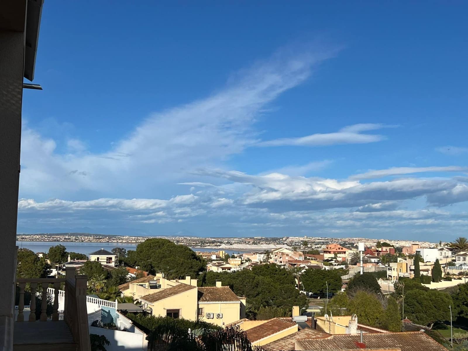 4 sypialnia Willa na sprzedaż w Torrevieja z basenem garażem - 479 900 € (Ref: 9558689)