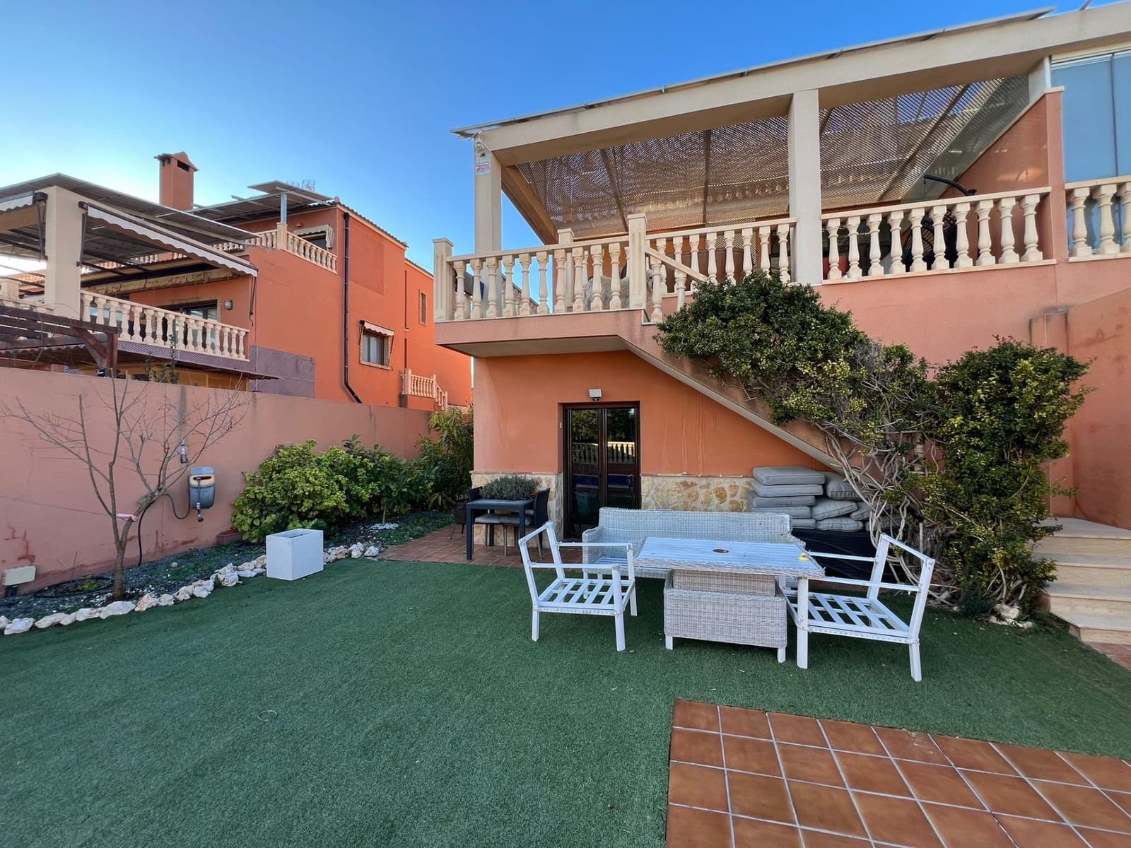 4 sypialnia Willa na sprzedaż w Torrevieja z basenem garażem - 479 900 € (Ref: 9558689)