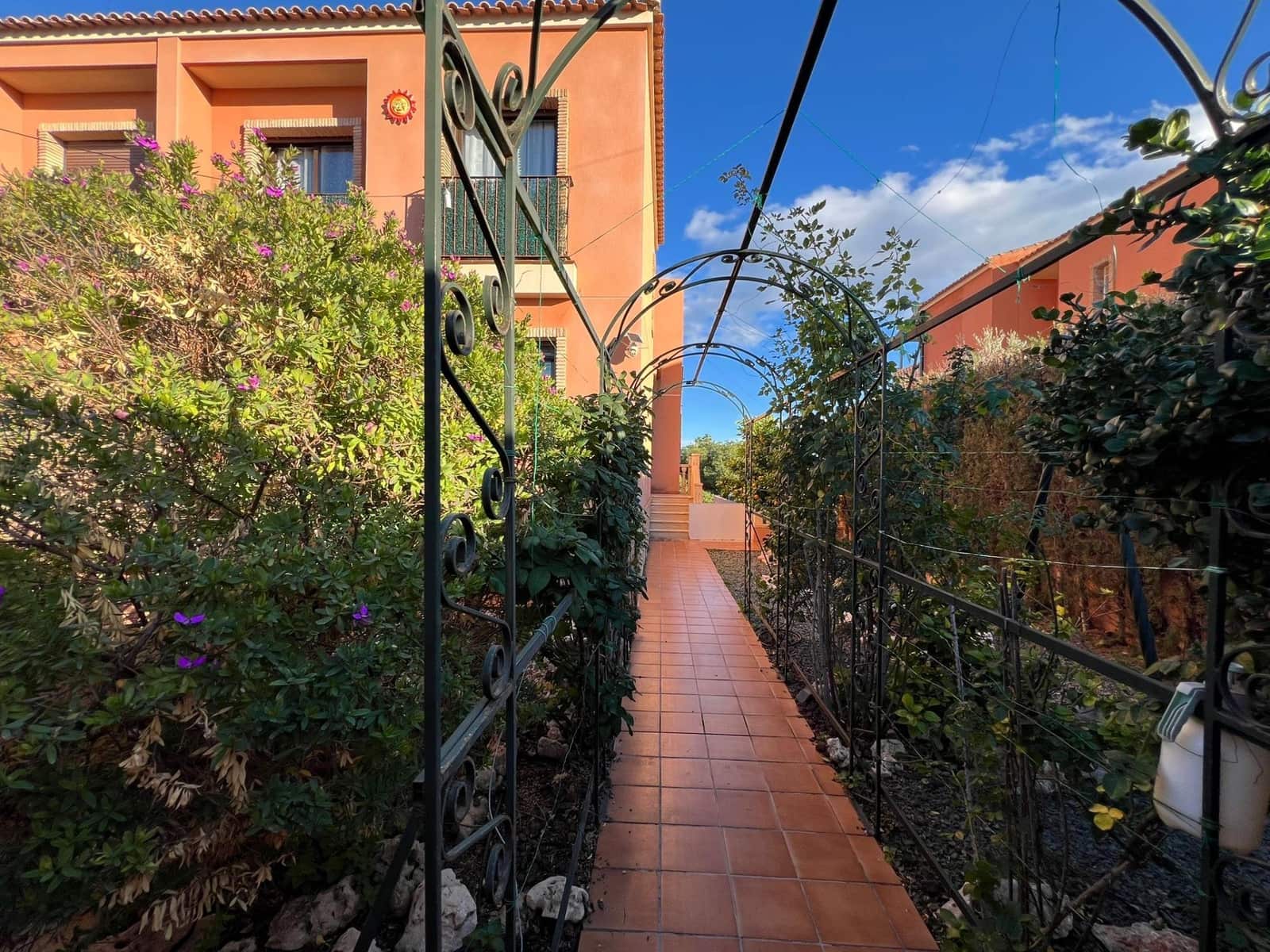 4 sypialnia Willa na sprzedaż w Torrevieja z basenem garażem - 479 900 € (Ref: 9558689)