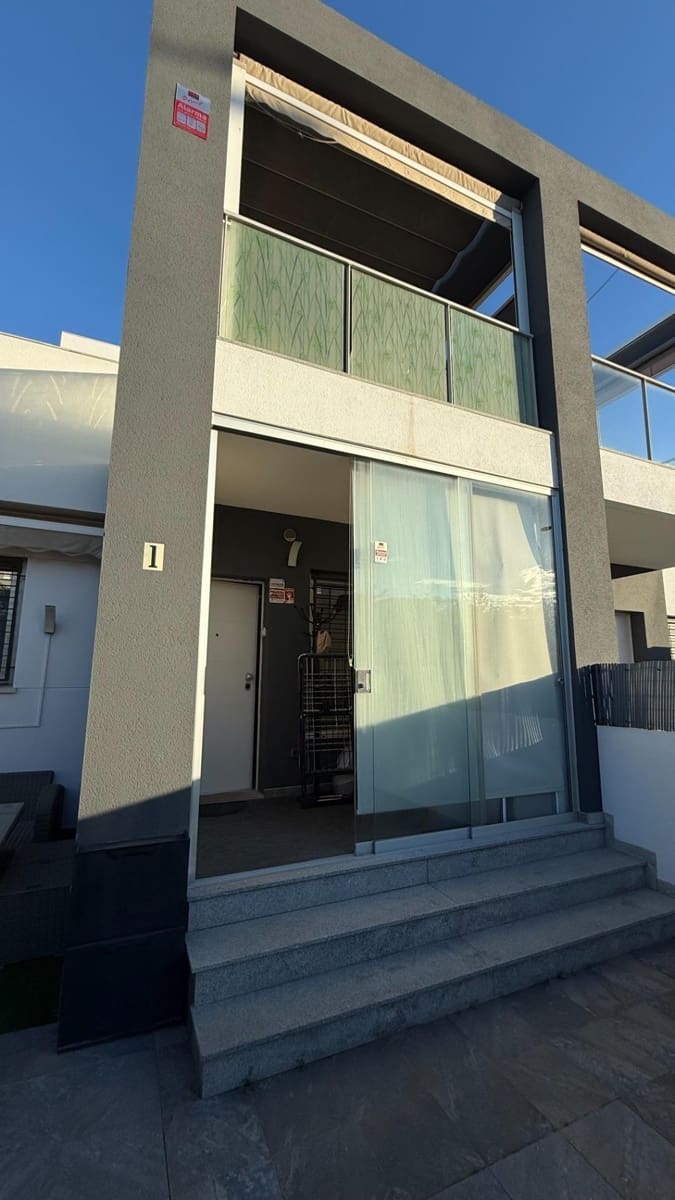 3 soveværelse Rækkehus til salg i Aguas Nuevas med swimmingpool - € 350.000 (Ref: 9571228)