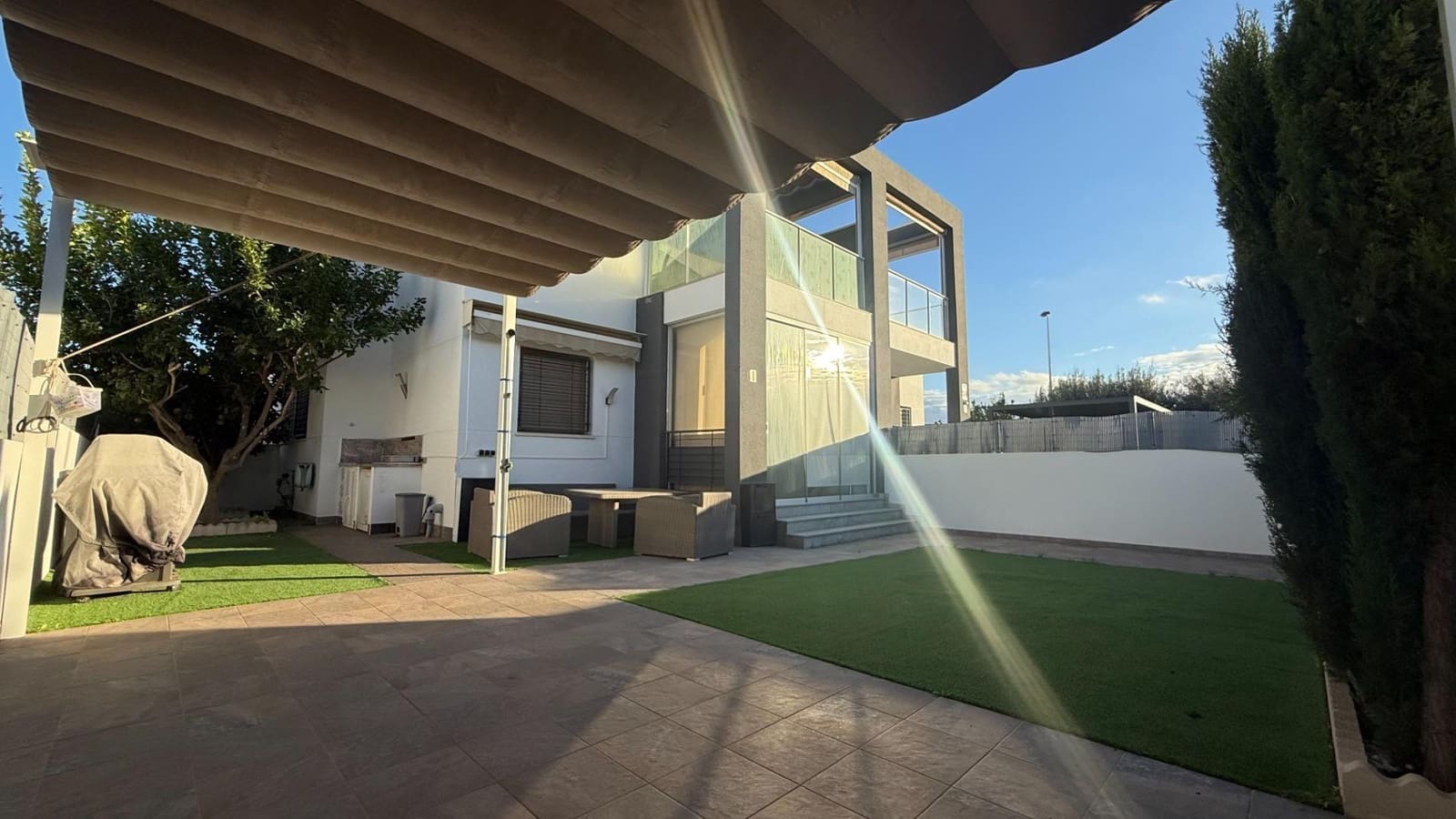 3 soveværelse Rækkehus til salg i Aguas Nuevas med swimmingpool - € 350.000 (Ref: 9571228)