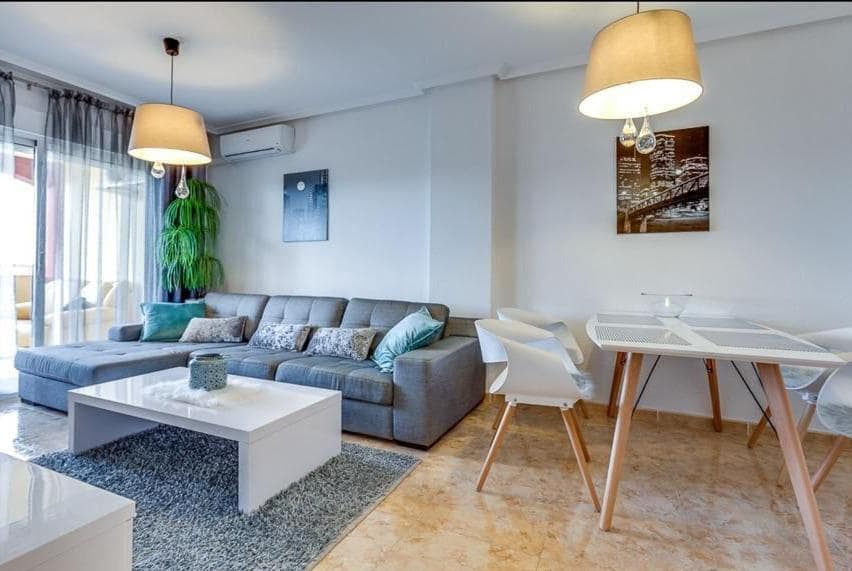 2 soverom Leilighet til salgs i Torrevieja med svømmebasseng - € 173 000 (Ref: 9571230)