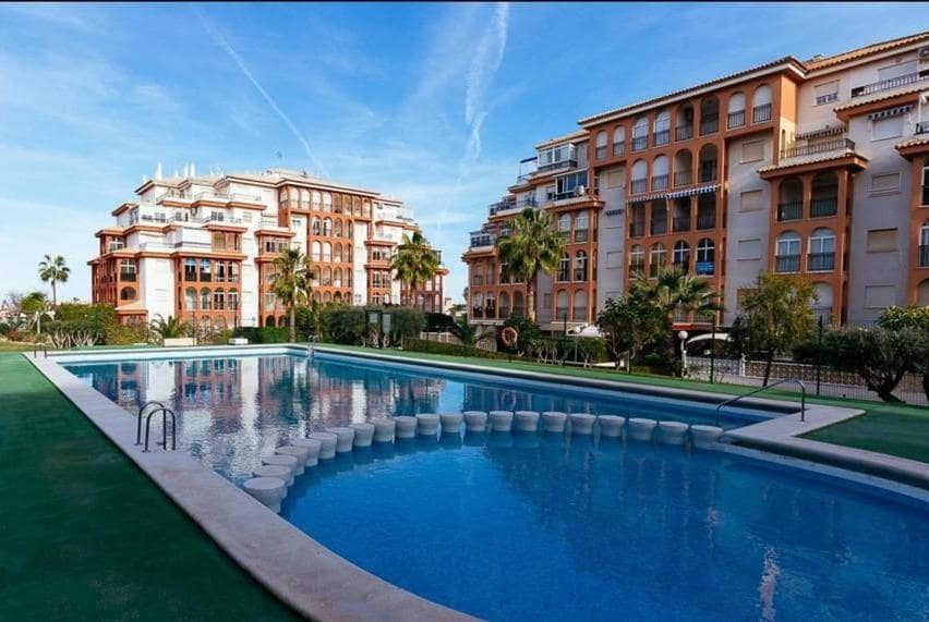 2 soverom Leilighet til salgs i Torrevieja med svømmebasseng - € 173 000 (Ref: 9571230)