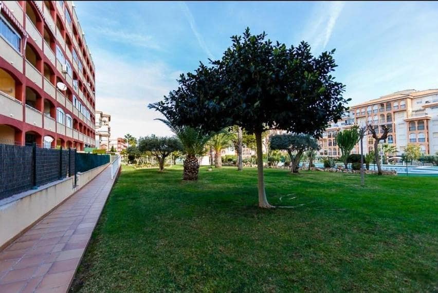 2 soverom Leilighet til salgs i Torrevieja med svømmebasseng - € 173 000 (Ref: 9571230)