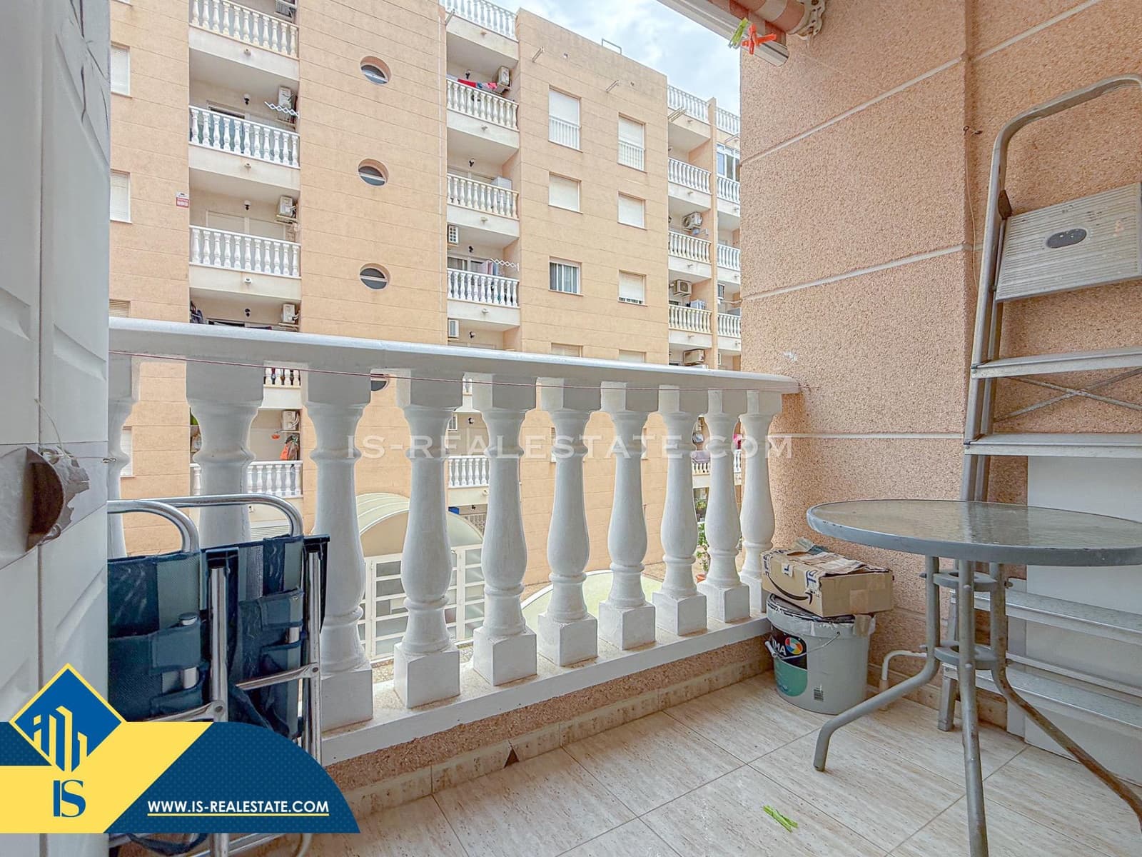 2 Zimmer Apartment zu verkaufen in Torrevieja mit Pool Garage - 139.900 € (Ref: 9578771)
