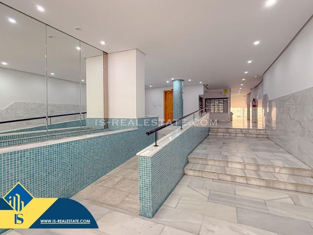 2 makuuhuone Huoneisto myytävänä paikassa Playa del Cura, Torrevieja mukana uima-altaan 
autotalli - 139 900 € (Ref: 9578771)