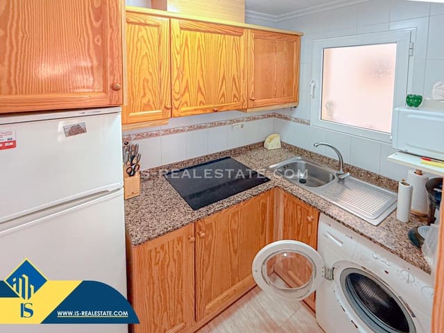 2 makuuhuone Huoneisto myytävänä paikassa Playa del Cura, Torrevieja mukana uima-altaan 
autotalli - 139 900 € (Ref: 9578771)