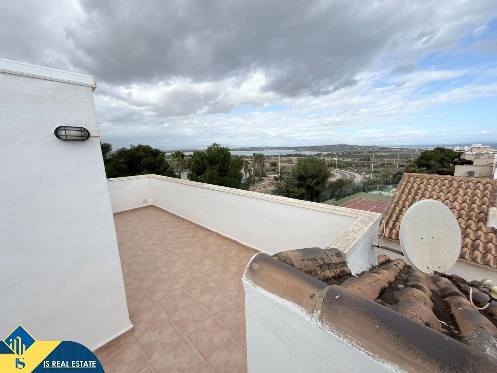 2 slaapkamer Penthouse te koop in Torrevieja met zwembad garage - € 147.500 (Ref: 9591364)