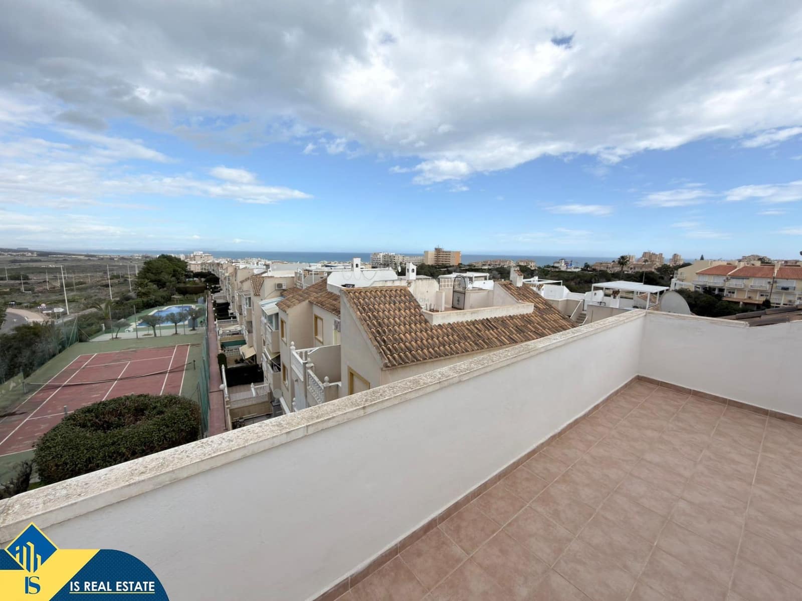 2 slaapkamer Penthouse te koop in Torrevieja met zwembad garage - € 147.500 (Ref: 9591364)