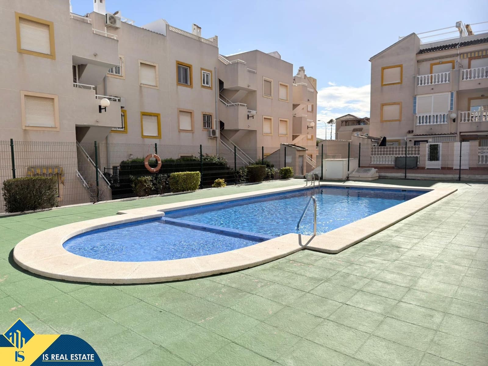 2 slaapkamer Penthouse te koop in Torrevieja met zwembad garage - € 147.500 (Ref: 9591364)